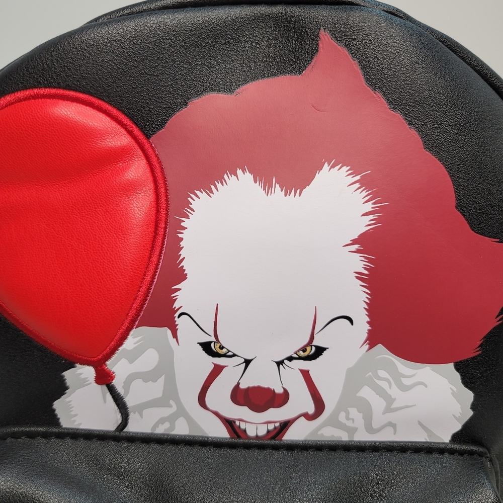 IT Chapter Two Pennywise Mini Backpack Bioworld - Picture 6 of 10
